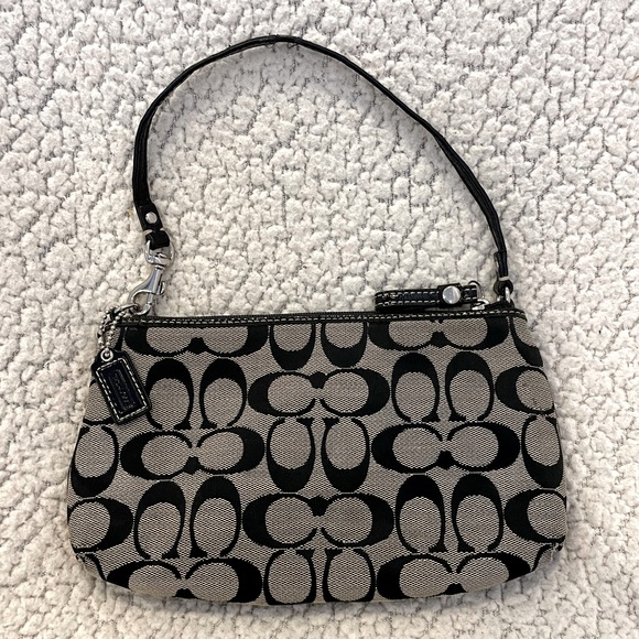 Coach Clutch - Signature (9 in x 5 in) - Picture 3 of 7